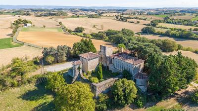 Château - 400 m² - 9 pièces
