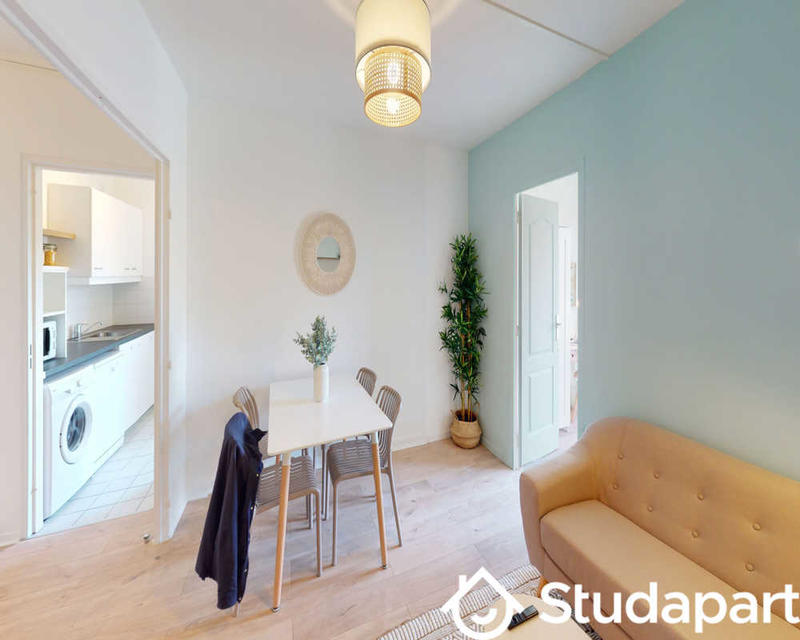 Chambre - 80 m² - 1 pièce