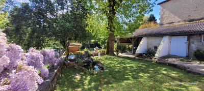 Maison - 201 m² - 8 pièces