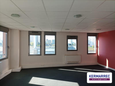 Bureau - 467 m²