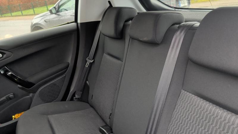 Peugeot 208 1.2 PureTech 82 Signature