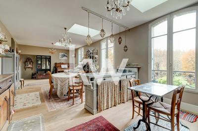 Maison - 290 m² - 11 pièces