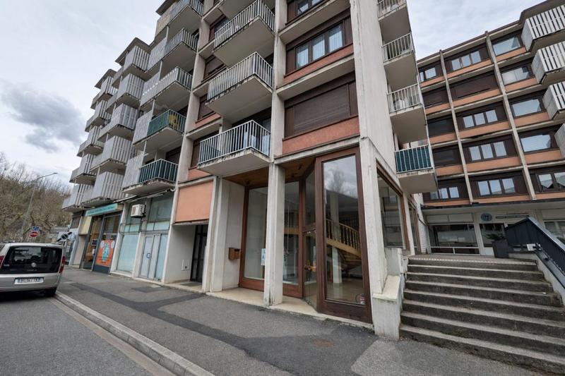 Local commercial - 120 m² - 3 pièces