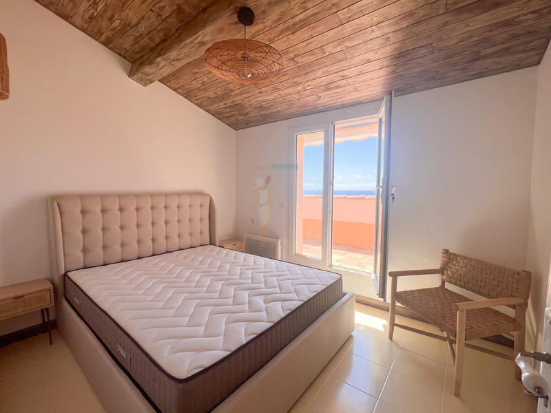 Maison traditionnelle - 230 m² - 5 pièces