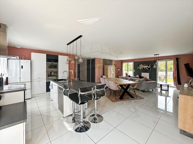 Maison - 110 m² - 4 pièces