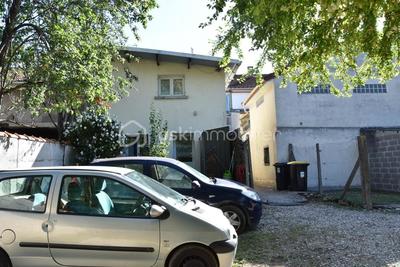 Immeuble - 240 m² - 8 pièces