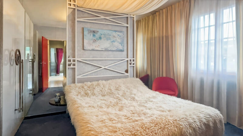 Maison traditionnelle - 193 m² - 7 pièces