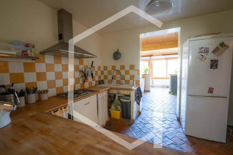 Maison - 240 m² - 9 pièces