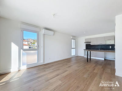 Appartement - 65 m² - 3 pièces