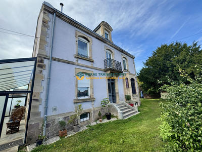 Maison - 273 m² - 13 pièces