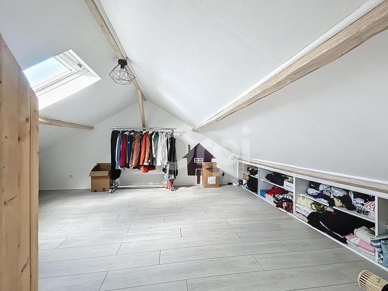 Maison - 104 m² - 6 pièces