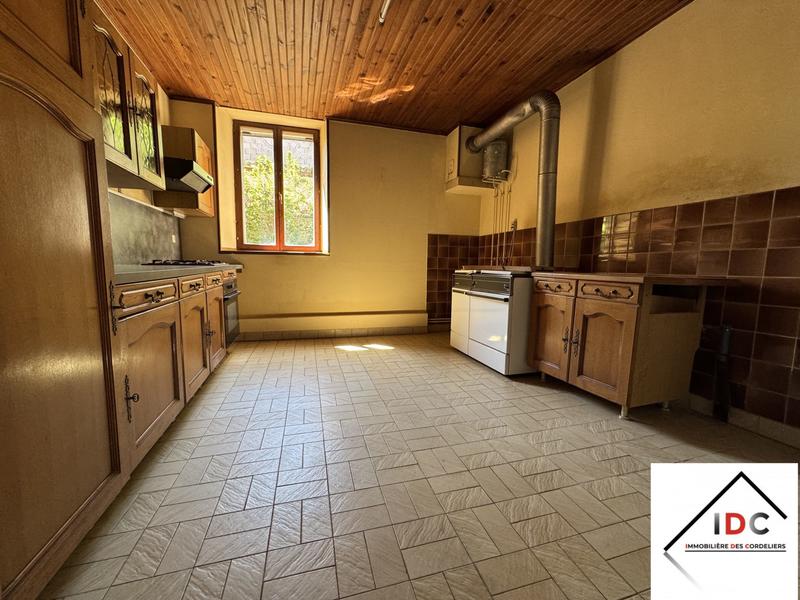 Maison - 213 m² - 3 pièces