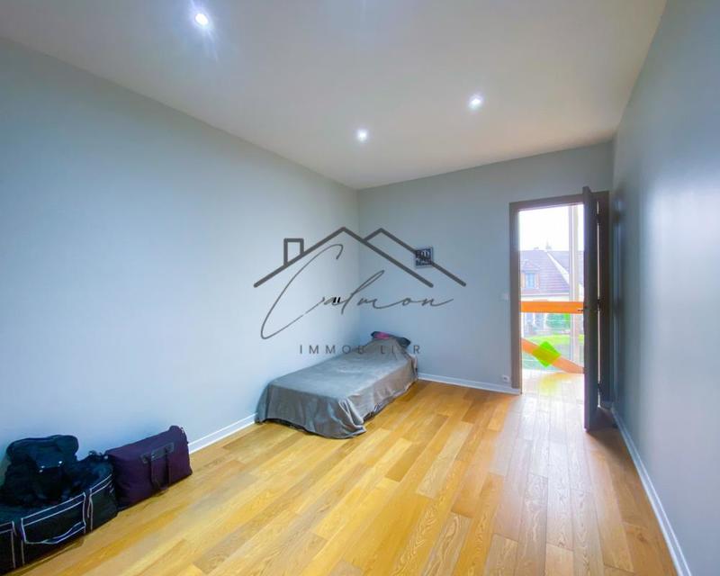 Maison - 250 m² - 7 pièces