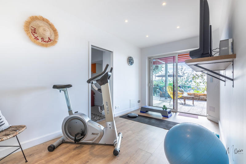 Maison - 207 m² - 8 pièces