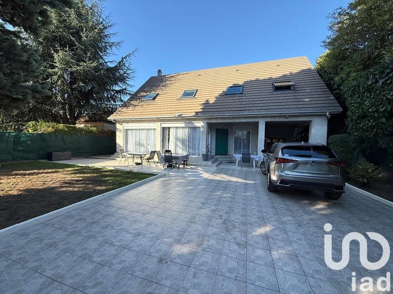 Maison - 200 m² - 7 pièces