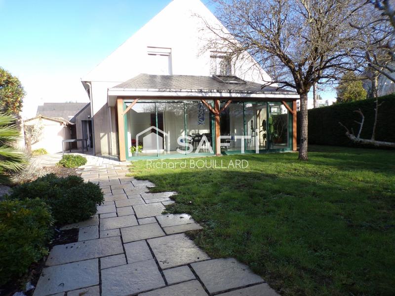 Villa - 180 m² - 8 pièces