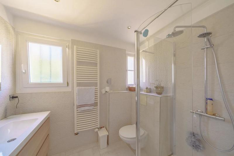 Maison - 350 m² - 6 pièces