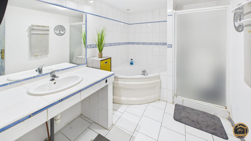 Maison ancienne - 286 m² - 10 pièces