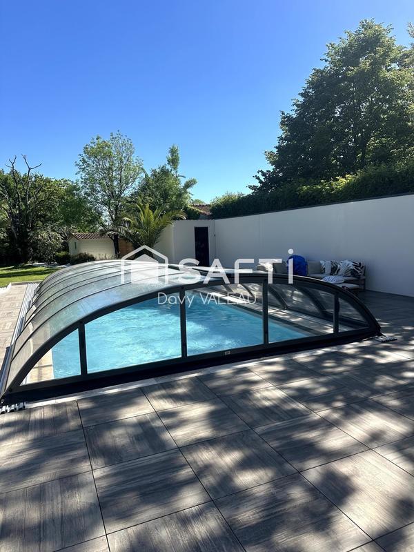 Maison - 217 m² - 6 pièces