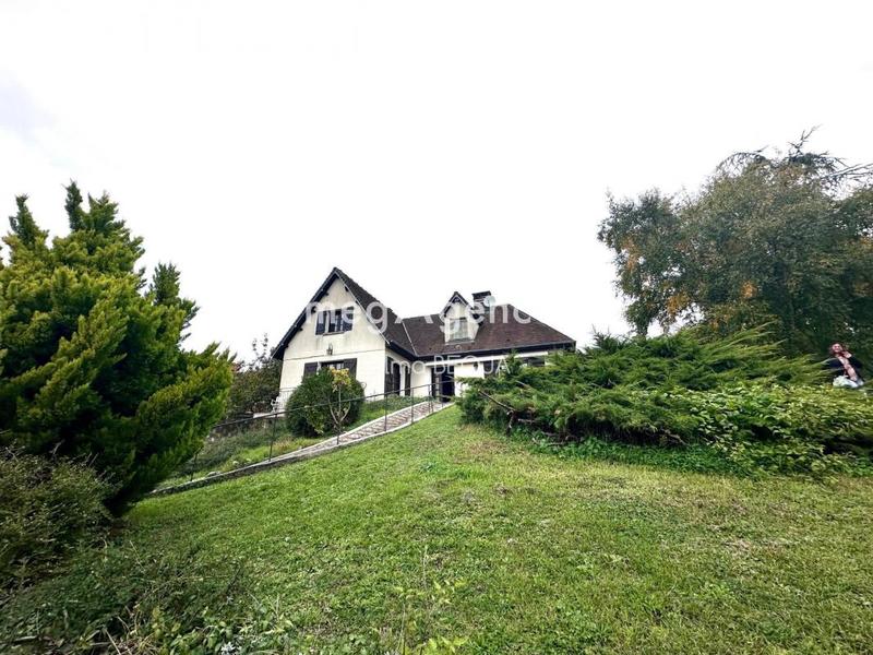 Maison - 111 m² - 4 pièces