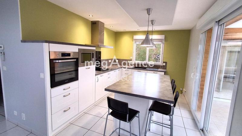 Maison traditionnelle - 94 m² - 5 pièces