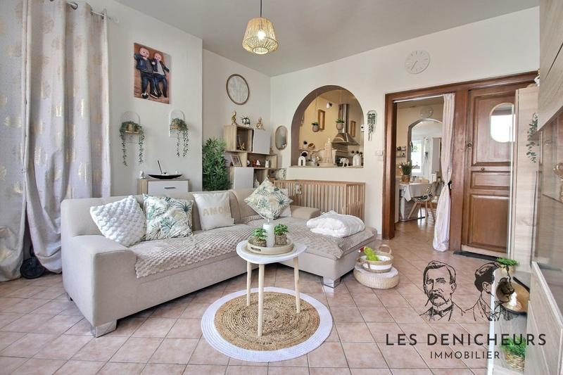 Maison - 84 m² - 8 pièces