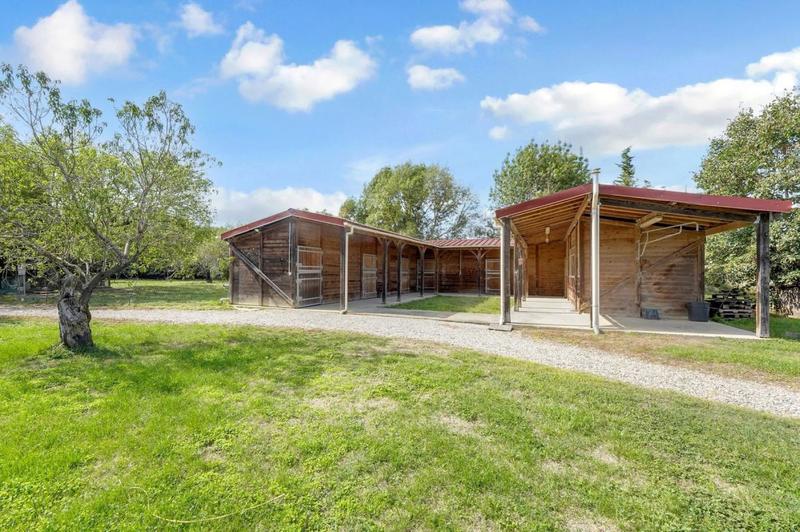 Maison - 300 m² - 11 pièces