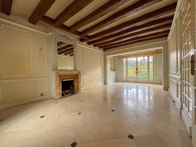 Maison - 349 m² - 15 pièces