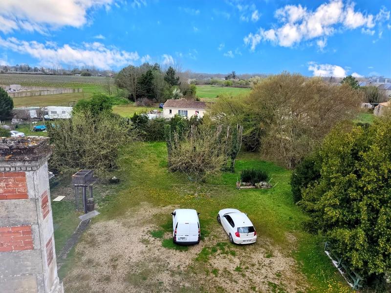 Maison - 470 m² - 18 pièces