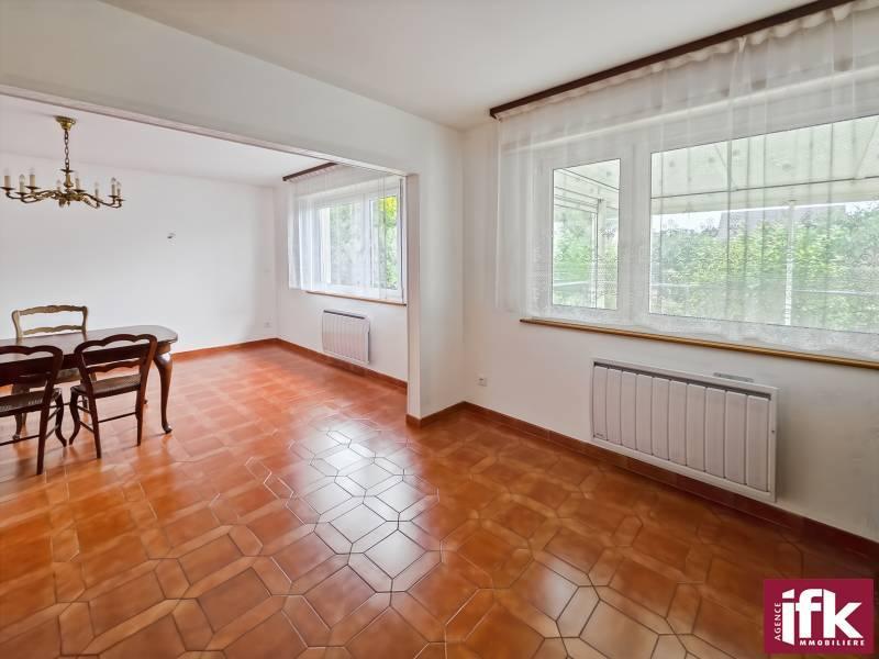 Maison - 201 m² - 7 pièces