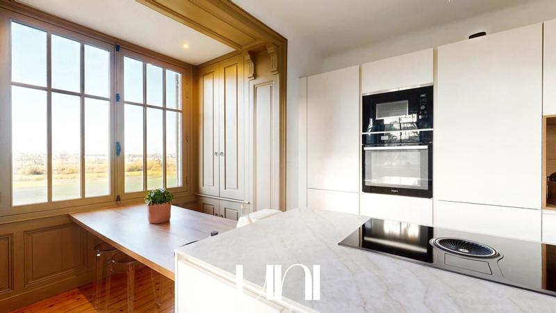 Maison - 280 m² - 9 pièces