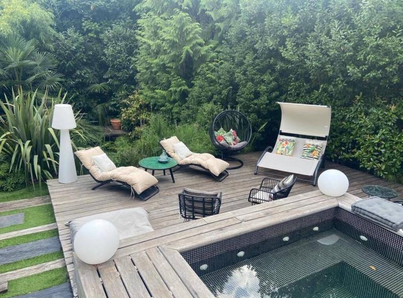 Maison - 418 m² - 9 pièces