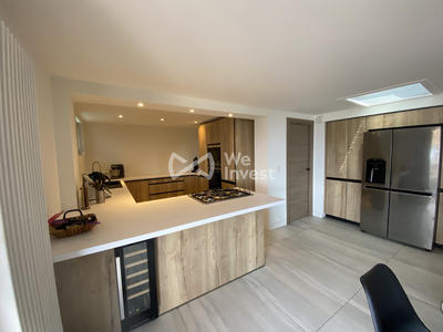 Villa - 235 m² - 10 pièces