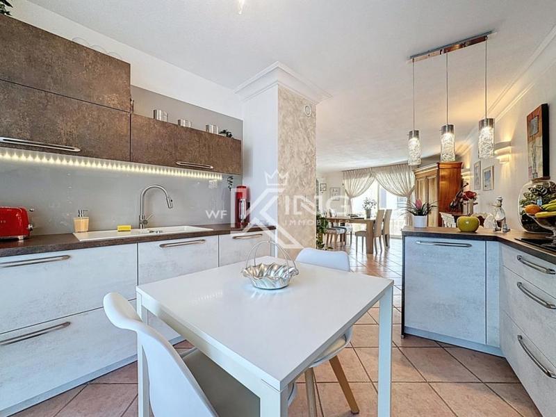 Appartement - 97 m² - 4 pièces