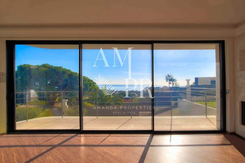 Villa - 300 m² - 8 pièces