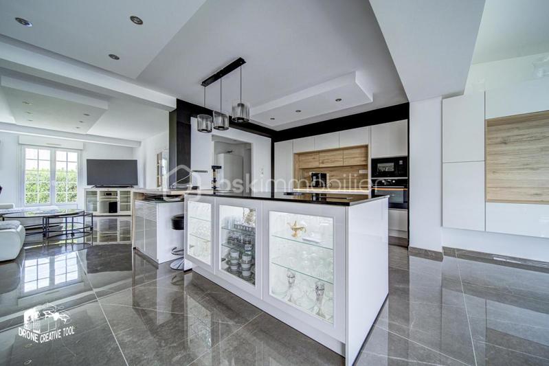 Maison - 161 m² - 7 pièces