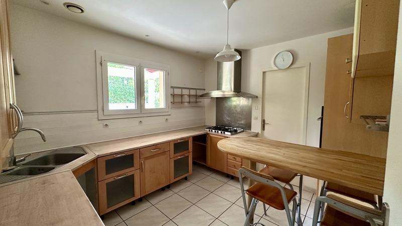 Maison - 180 m² - 7 pièces