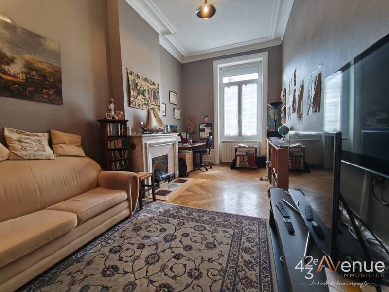 Appartement - 208 m² - 5 pièces