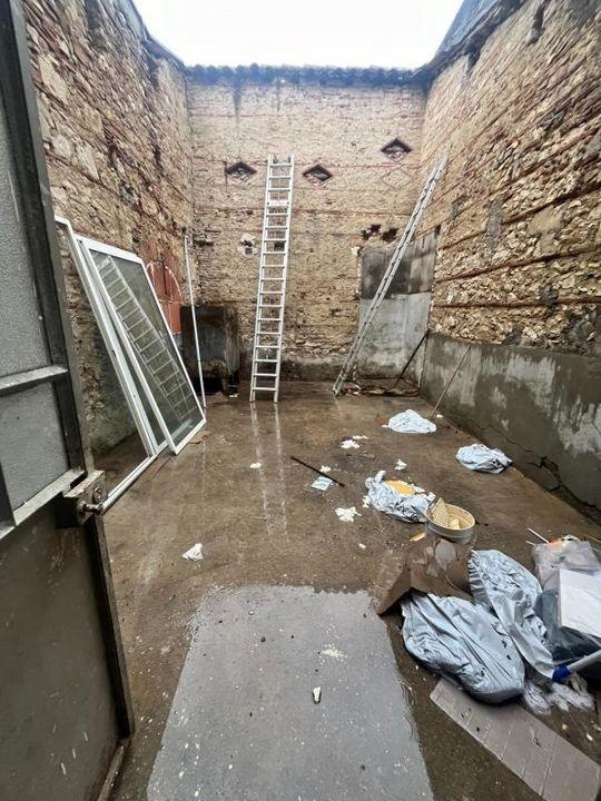 Immeuble - 90 m² - 5 pièces