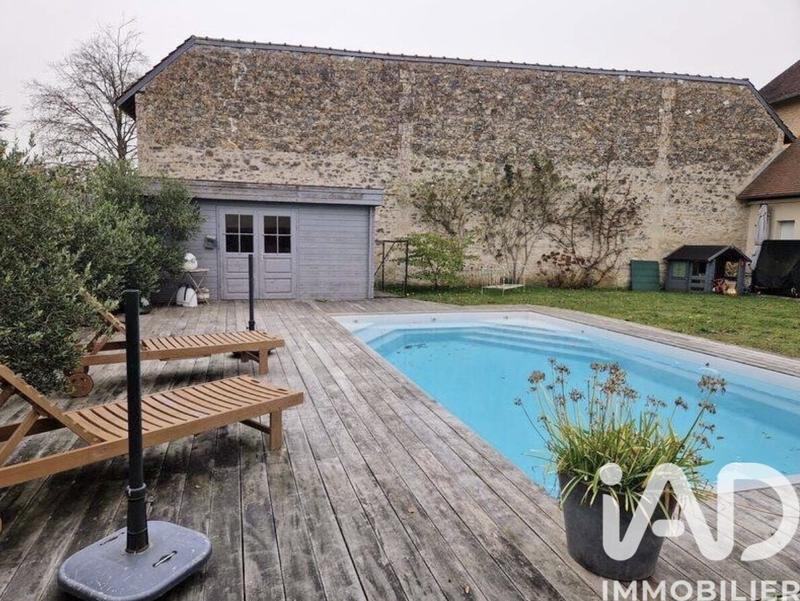 Maison - 200 m² - 7 pièces