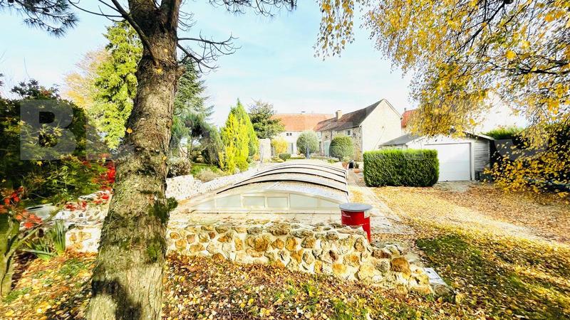 Demeure - 261 m² - 8 pièces