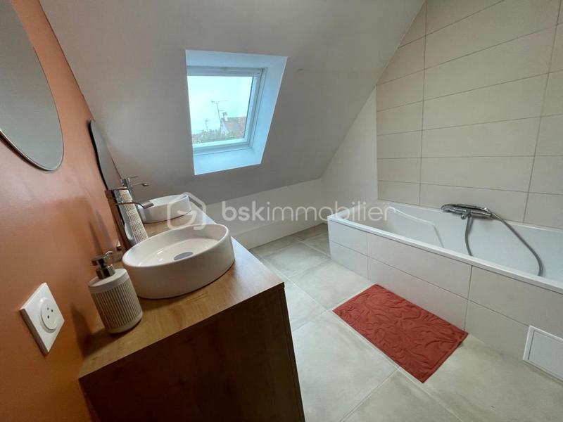 Maison - 159 m² - 8 pièces