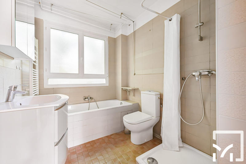 Appartement - 121 m² - 6 pièces