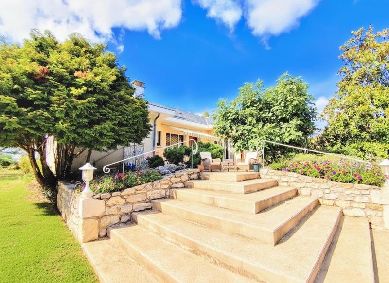 Maison bourgeoise - 376 m² - 8 pièces