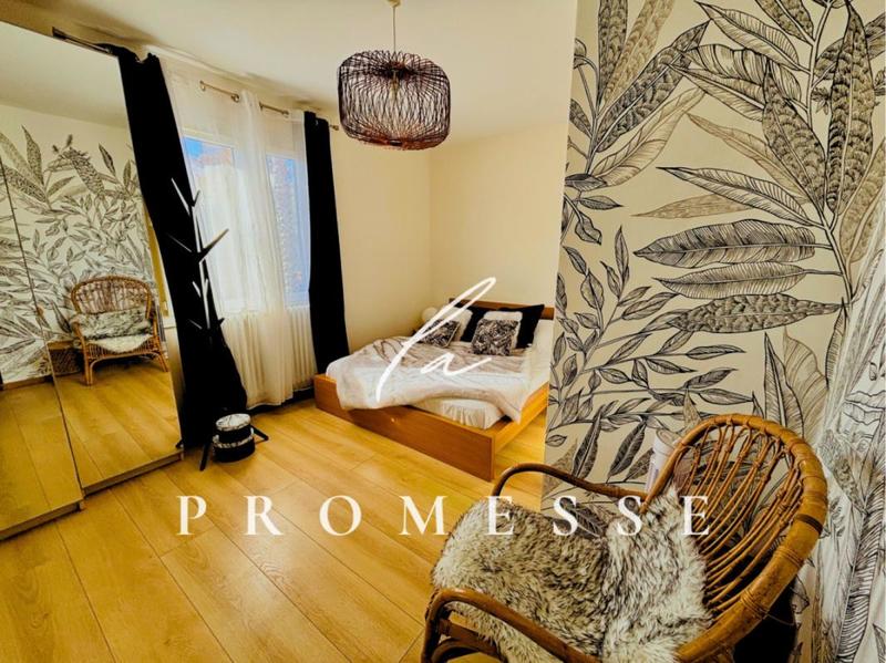 Villa - 301 m² - 9 pièces