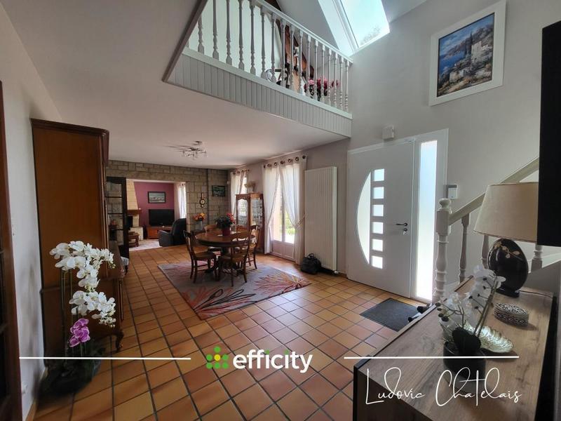 Maison - 210 m² - 9 pièces