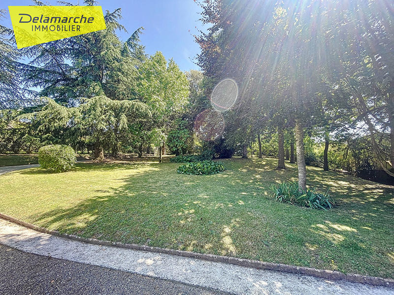 Maison - 257 m² - 8 pièces