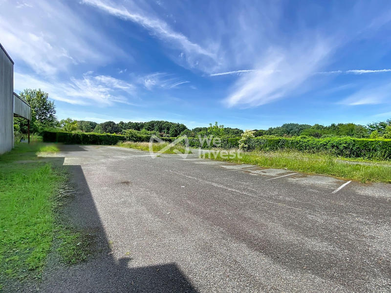 Local commercial - 1 900 m²