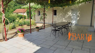 Maison traditionnelle - 200 m² - 8 pièces