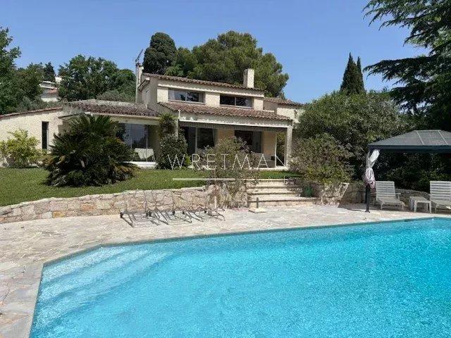 Villa - 219 m² - 5 pièces